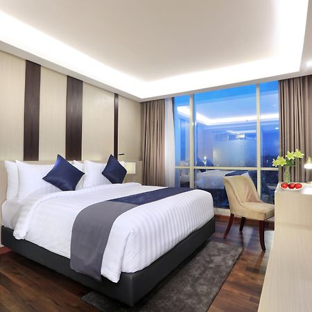 Aston Kartika Grogol Hotel & Conference Center Jakarta Exteriör bild