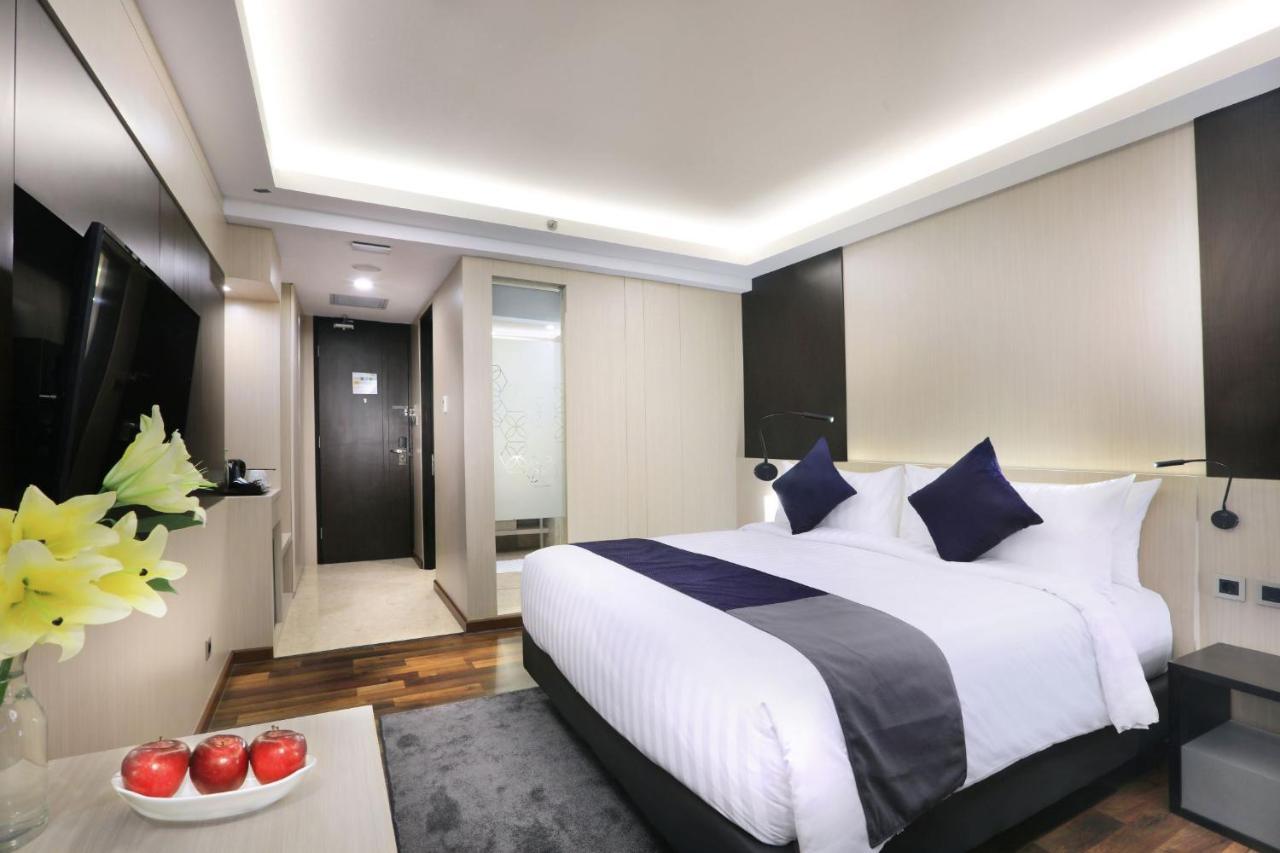 Aston Kartika Grogol Hotel & Conference Center Jakarta Exteriör bild