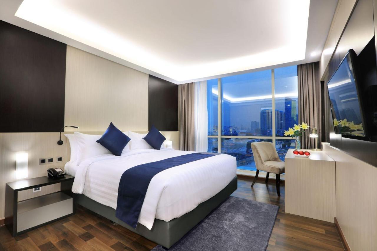 Aston Kartika Grogol Hotel & Conference Center Jakarta Exteriör bild