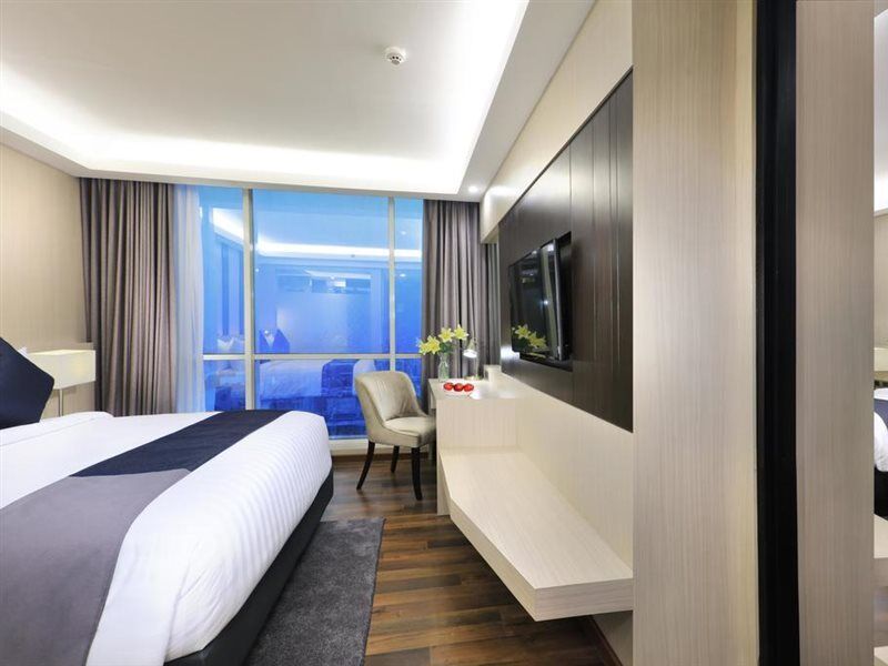 Aston Kartika Grogol Hotel & Conference Center Jakarta Exteriör bild